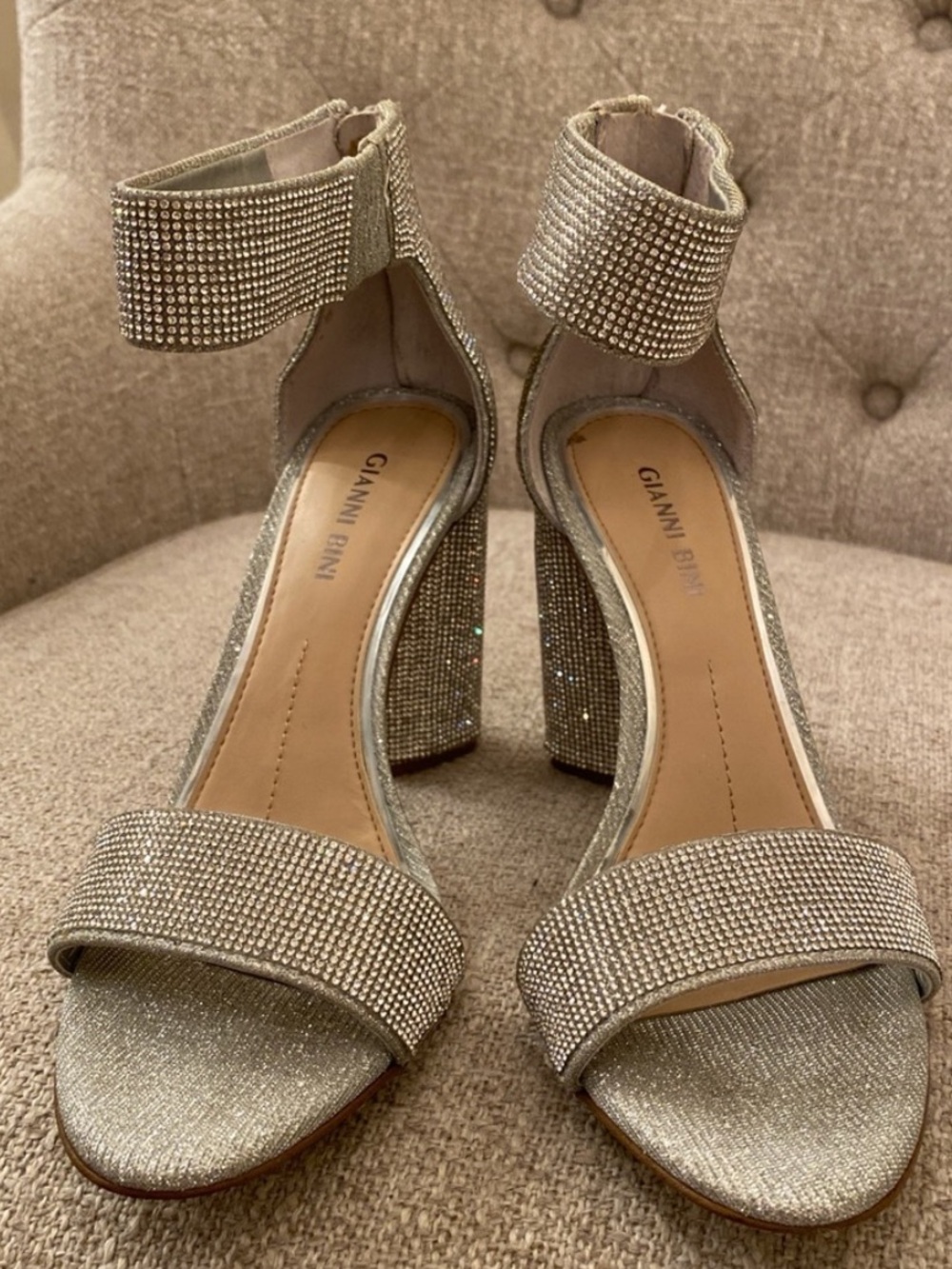 Gianni Bini Rhinestone Block Heel Sandals Silver Sparkle Size 7M Wedding - Picture 6 of 11